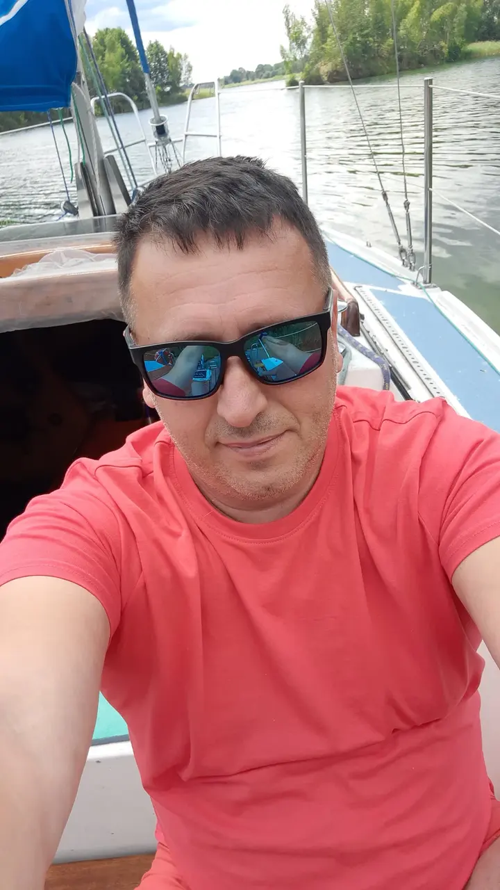 Sailing under canvas